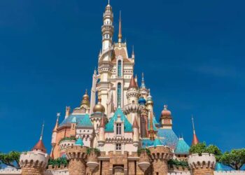 Exploring the Magic of Hong Kong Disneyland: A Dream Destination 