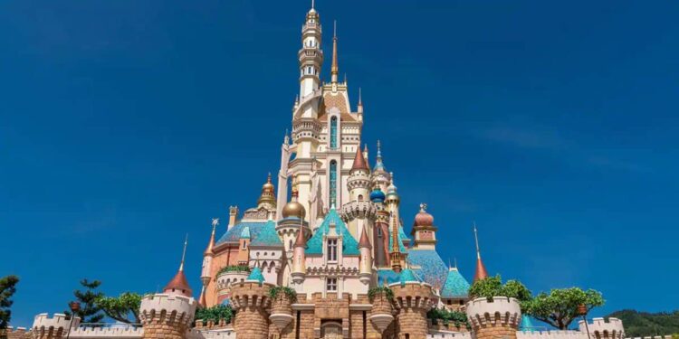 Exploring the Magic of Hong Kong Disneyland: A Dream Destination 